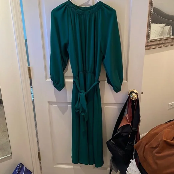 Vici green midi dress